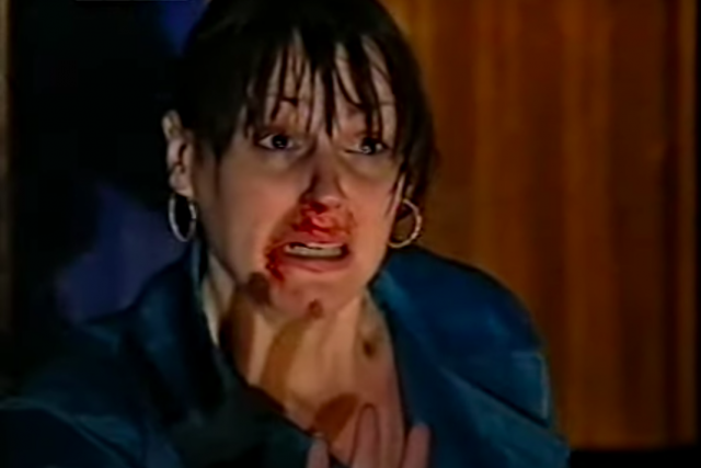 Christmas Countdown 19: Tracy Barlow tries to kill Karen McDonald Coronation Street 2004